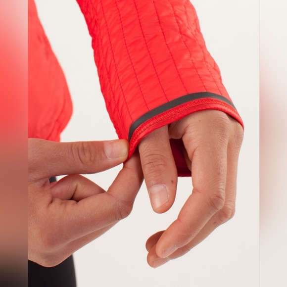 Lululemon Run: Bundle Up Jacket Love Red Sz S - Picture 9 of 9